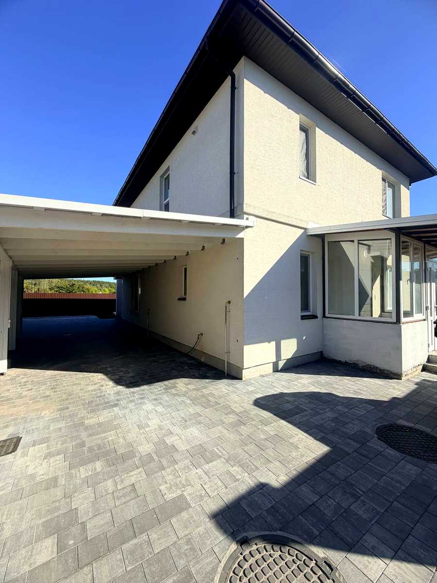 1877963975590414