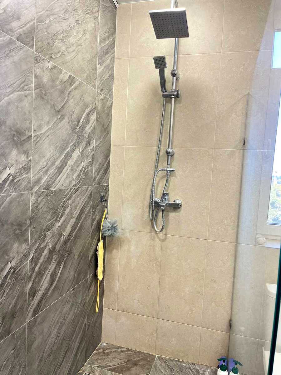 1877965956627353