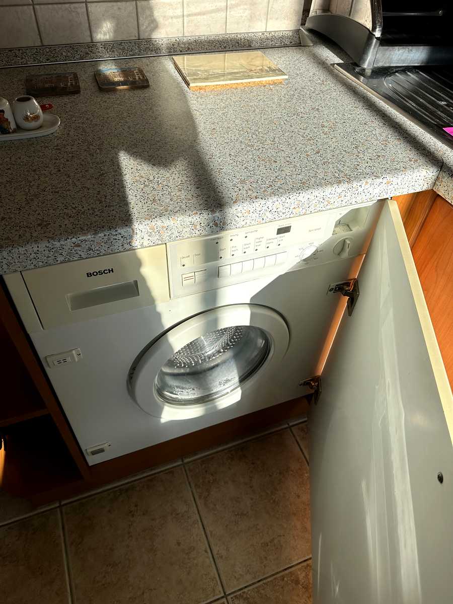 1877966518183895