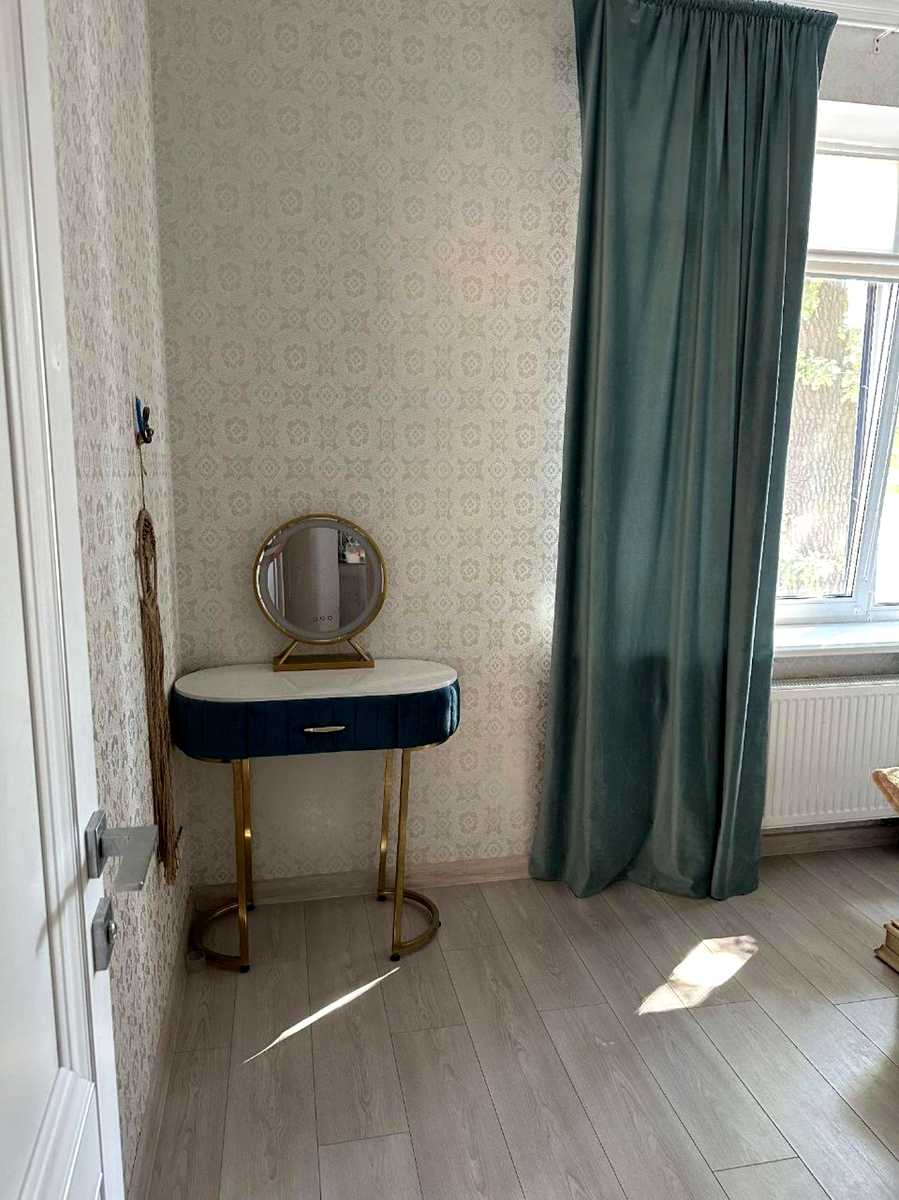 1877968537025805