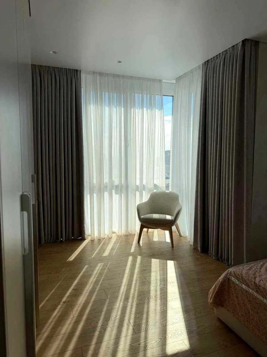 1877968625702932