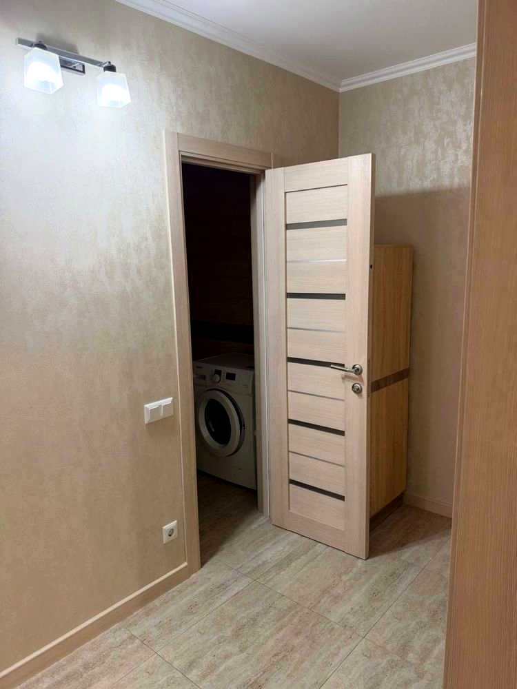 1877971262055912
