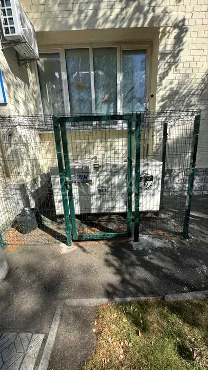 1878003602549325