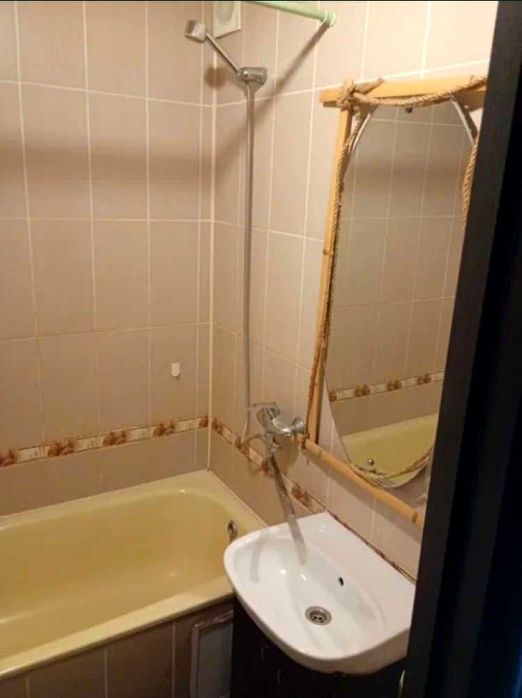 1878017578378321