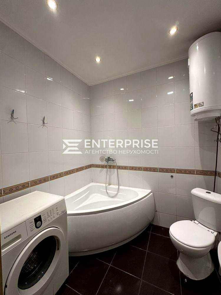 1878018243094628