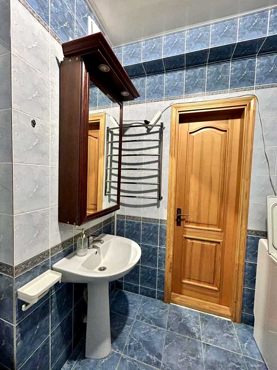 1878020334304637