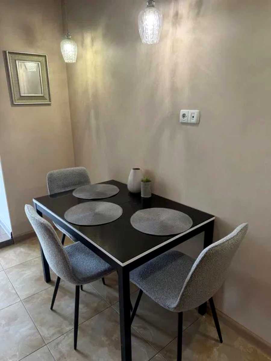 1878024725222896