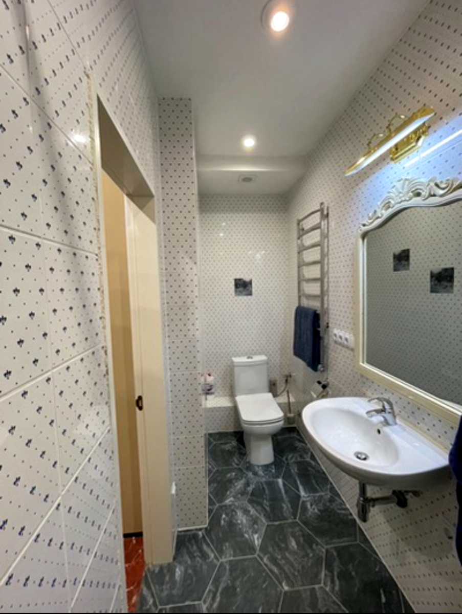 1878024882404676