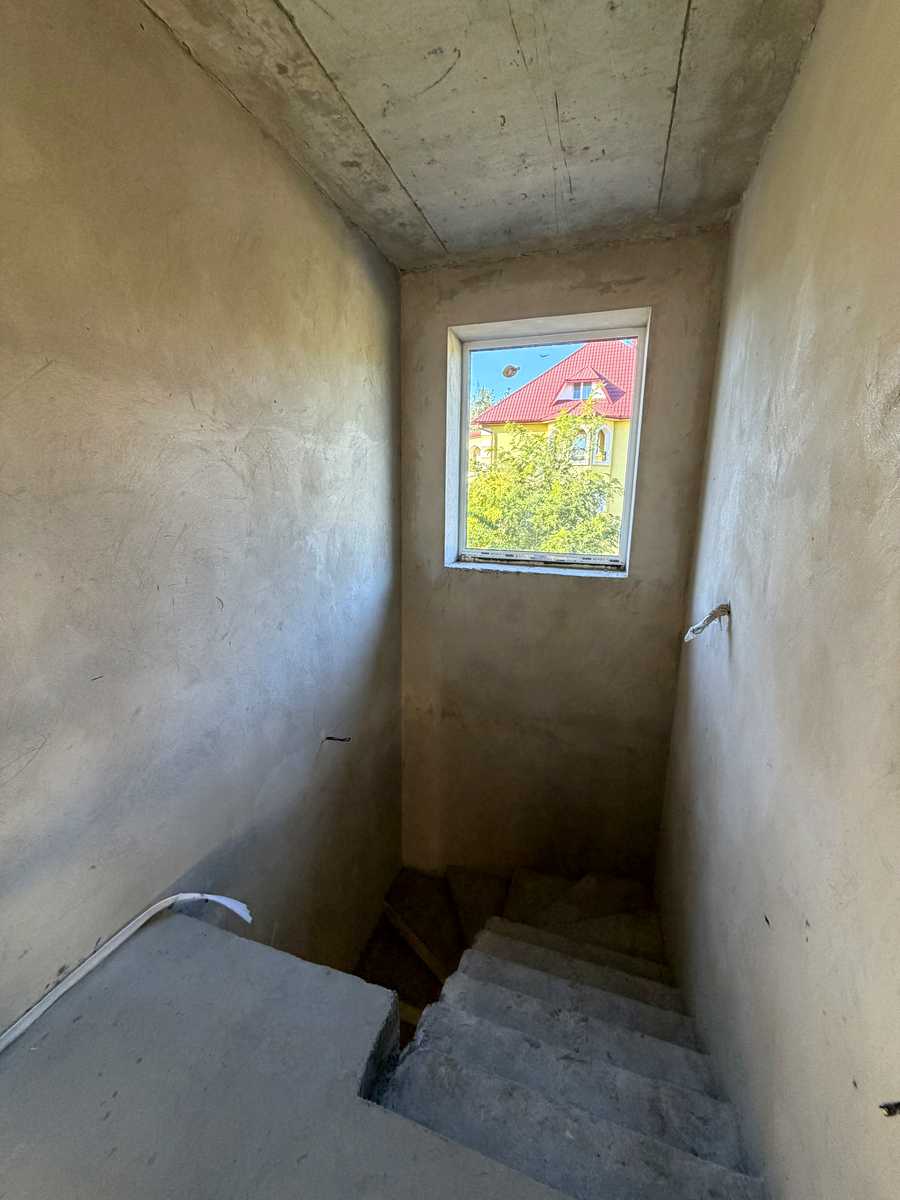 1878026367705300