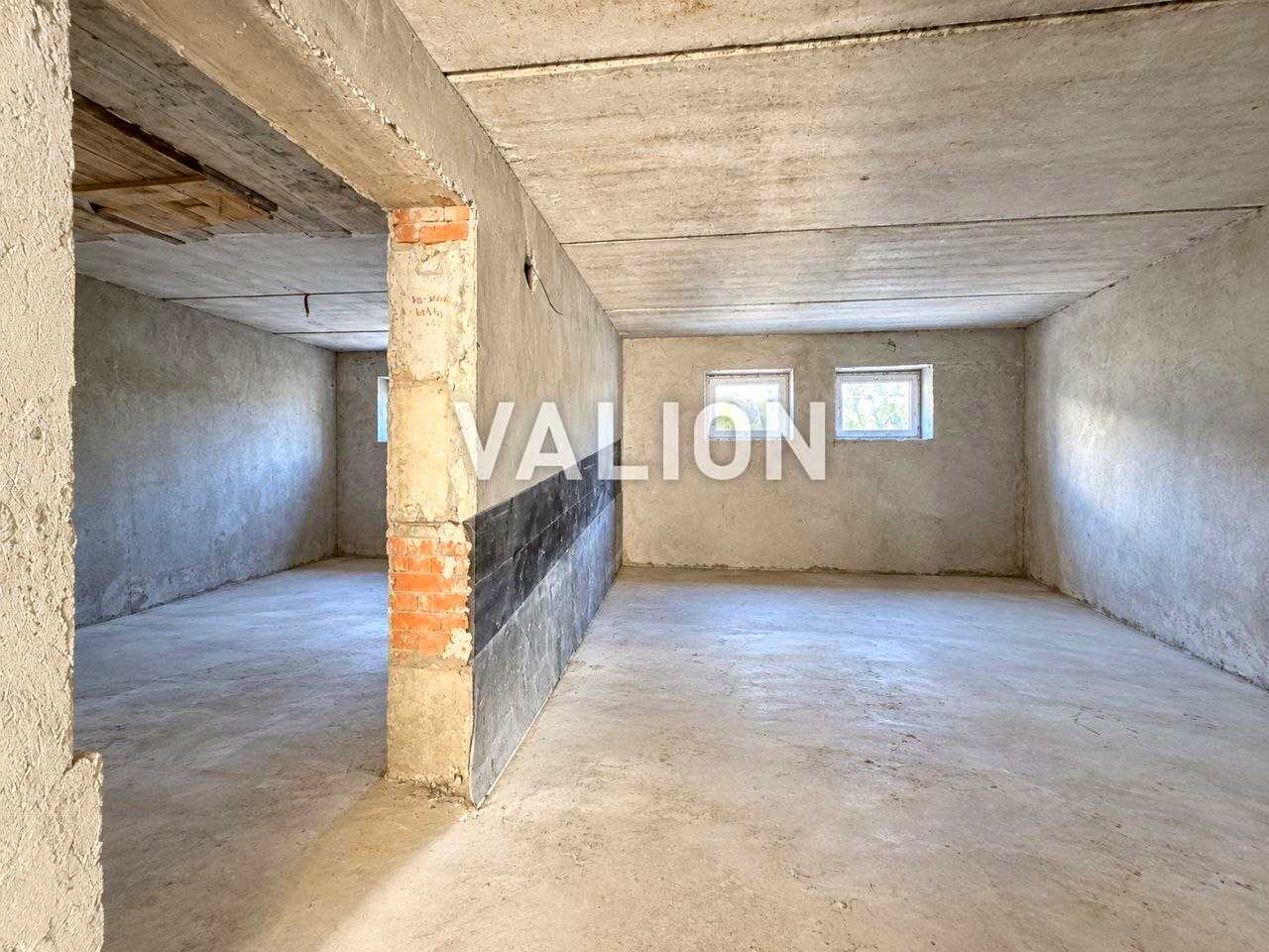 1878033068641843