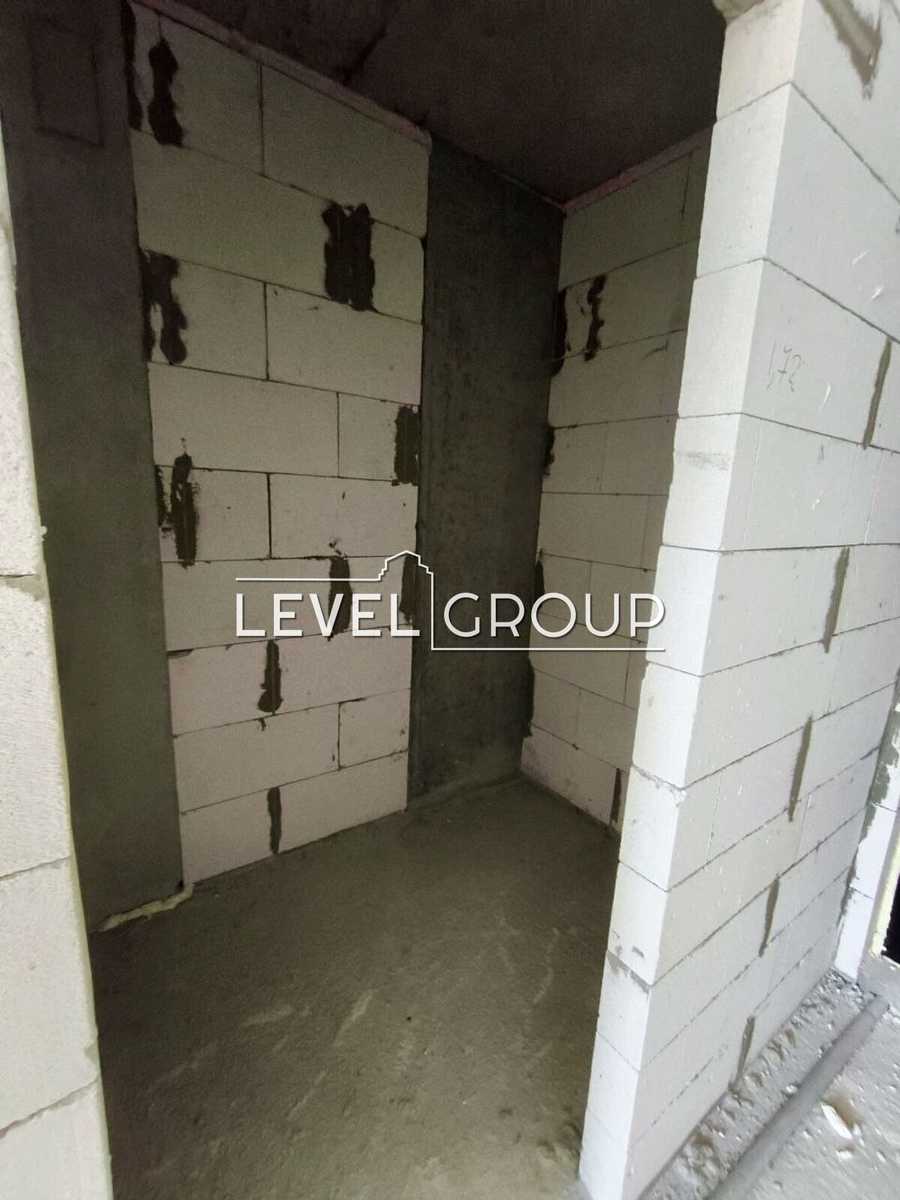 1878033112156401