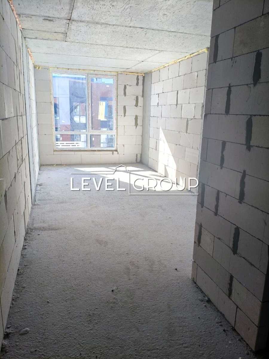 1878033112668879