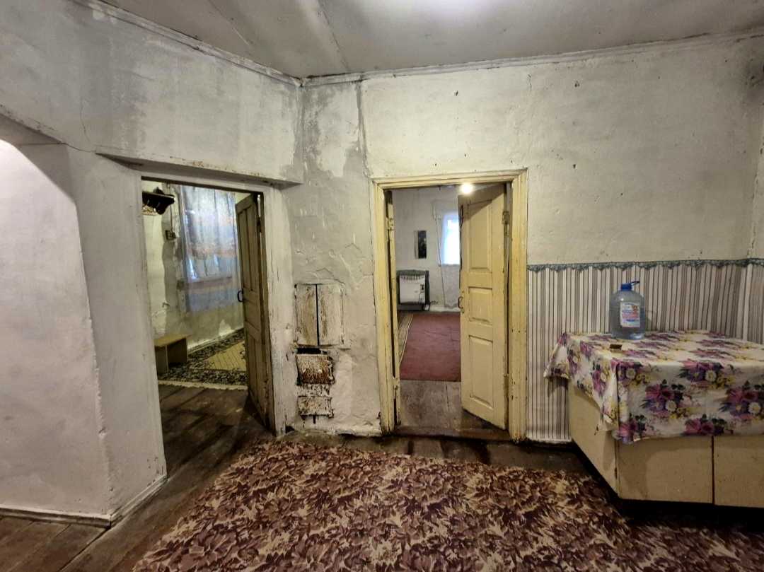1878036802306352