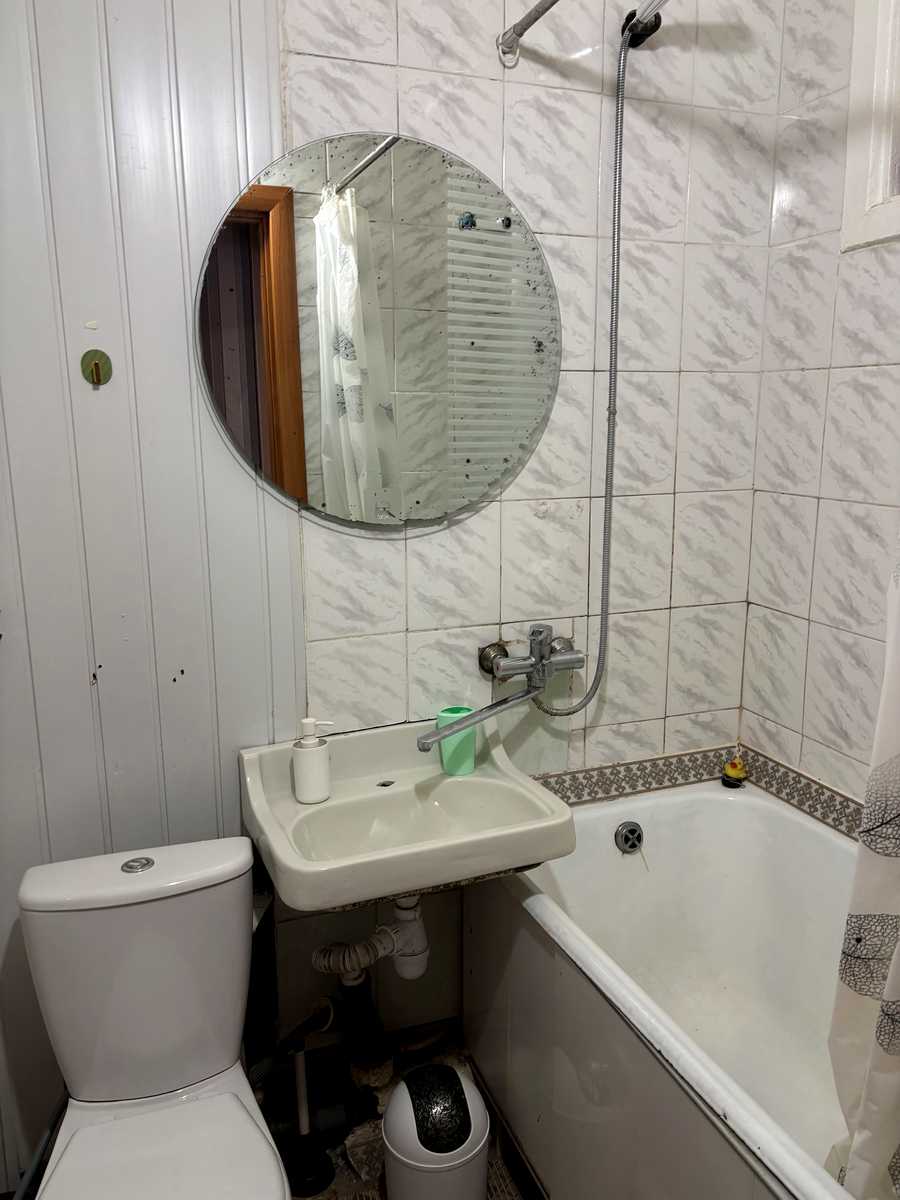1878041835902294