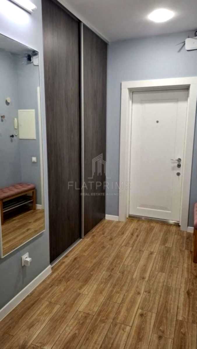 1878043989496787