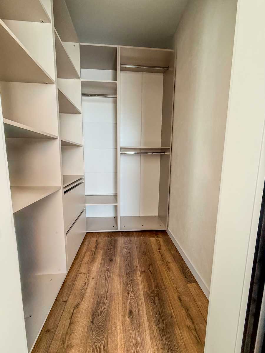 1878046483605823