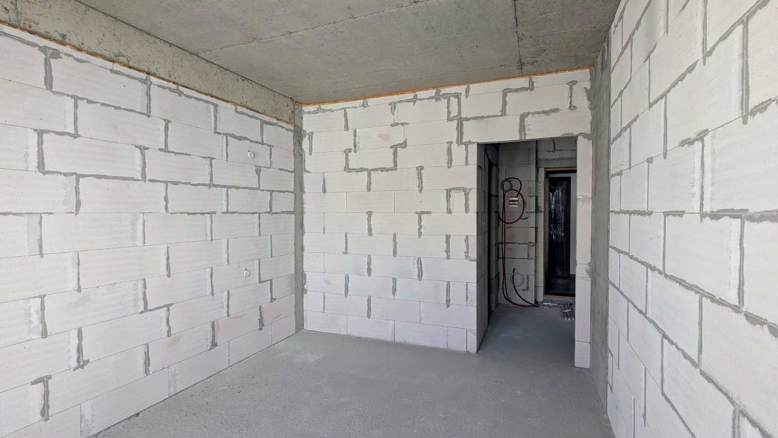 1878057310457159