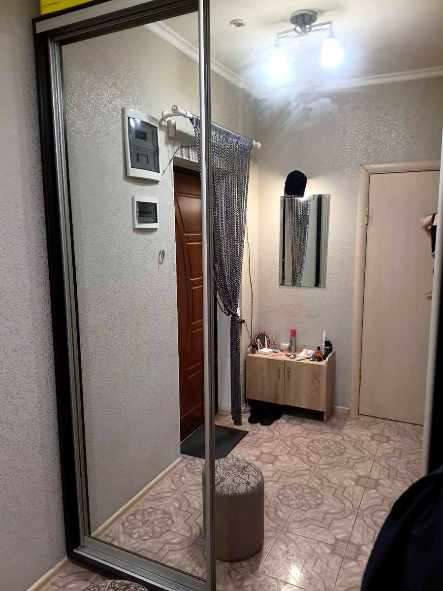 1878057762296885