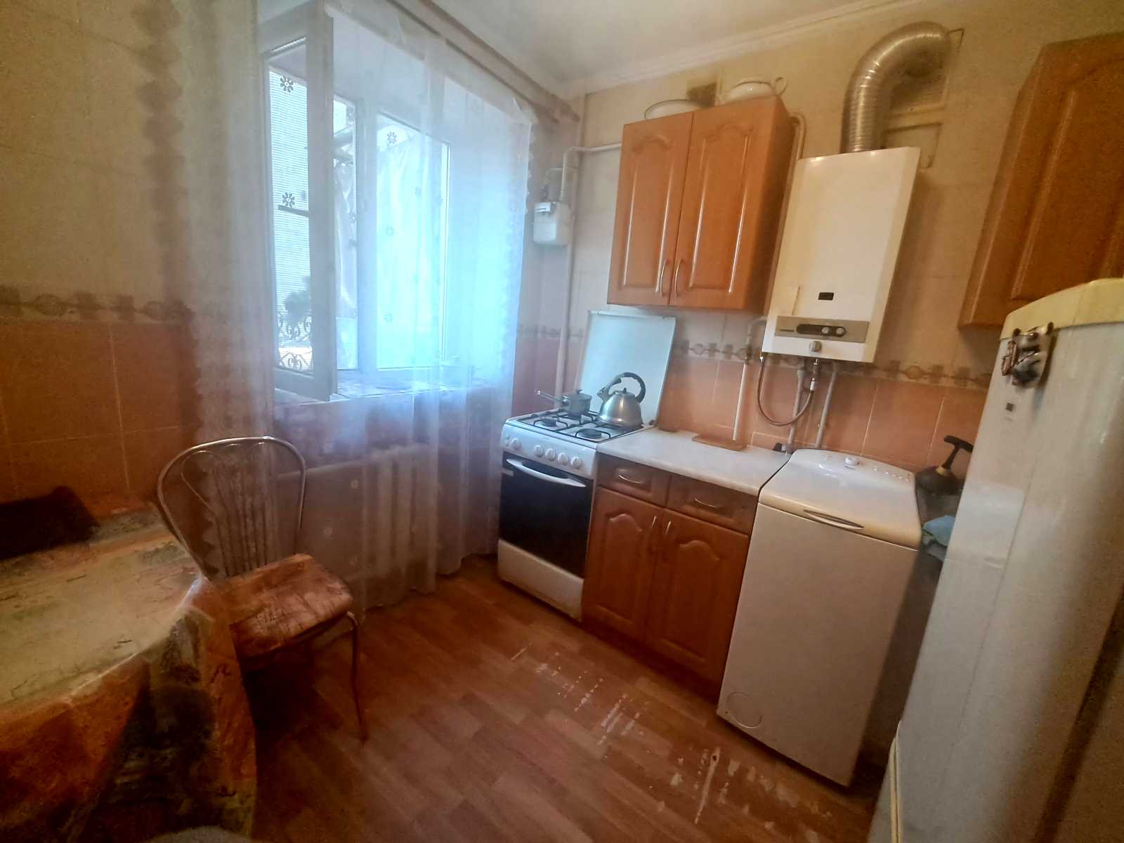 1878061681706784