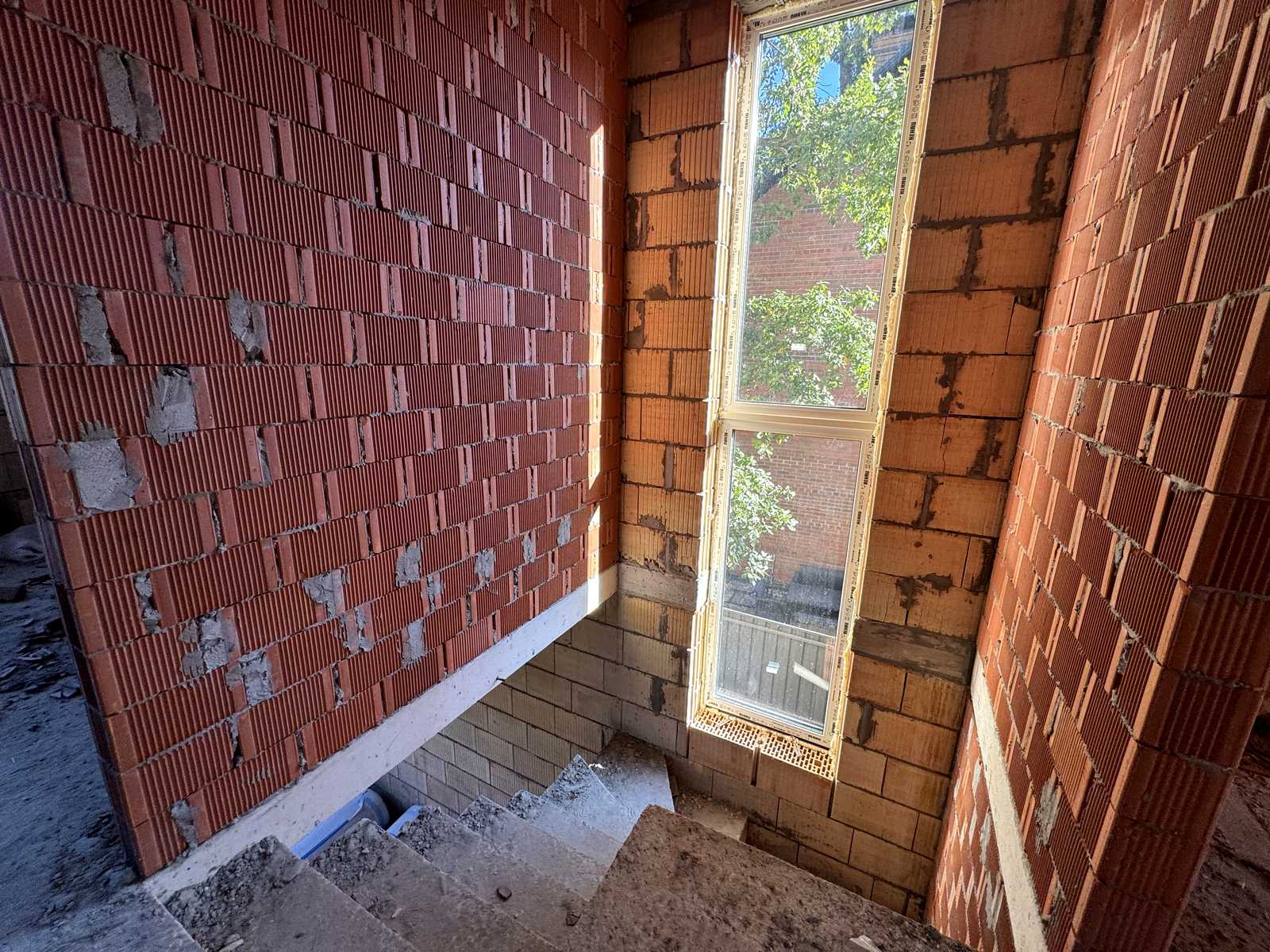 1878097801152919
