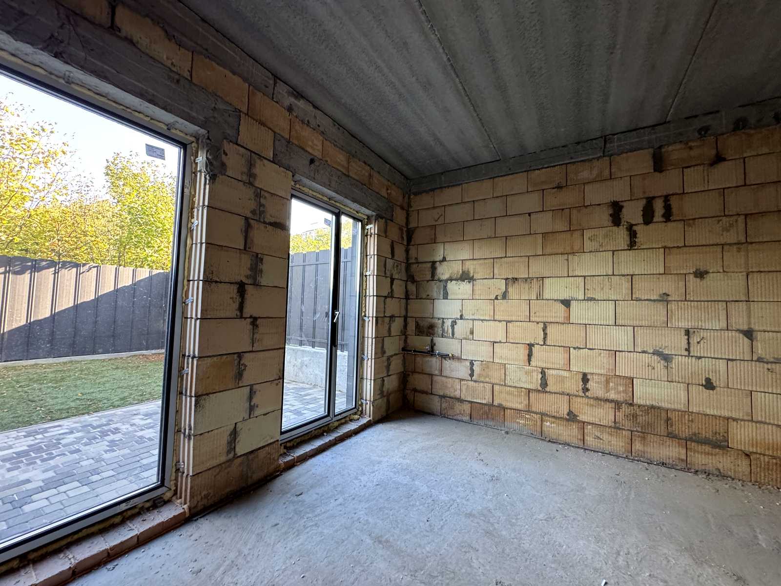 1878098168731311