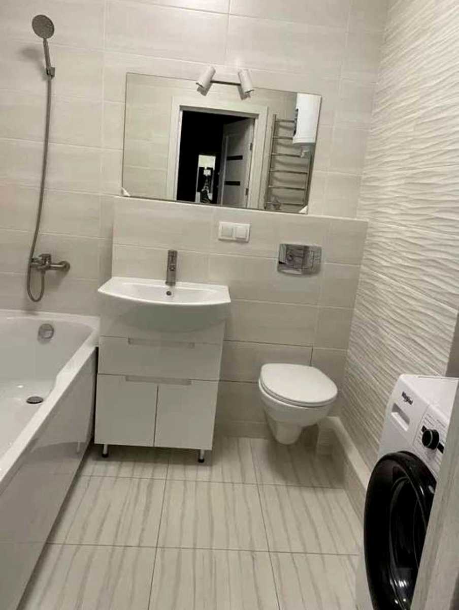 1878103967992575