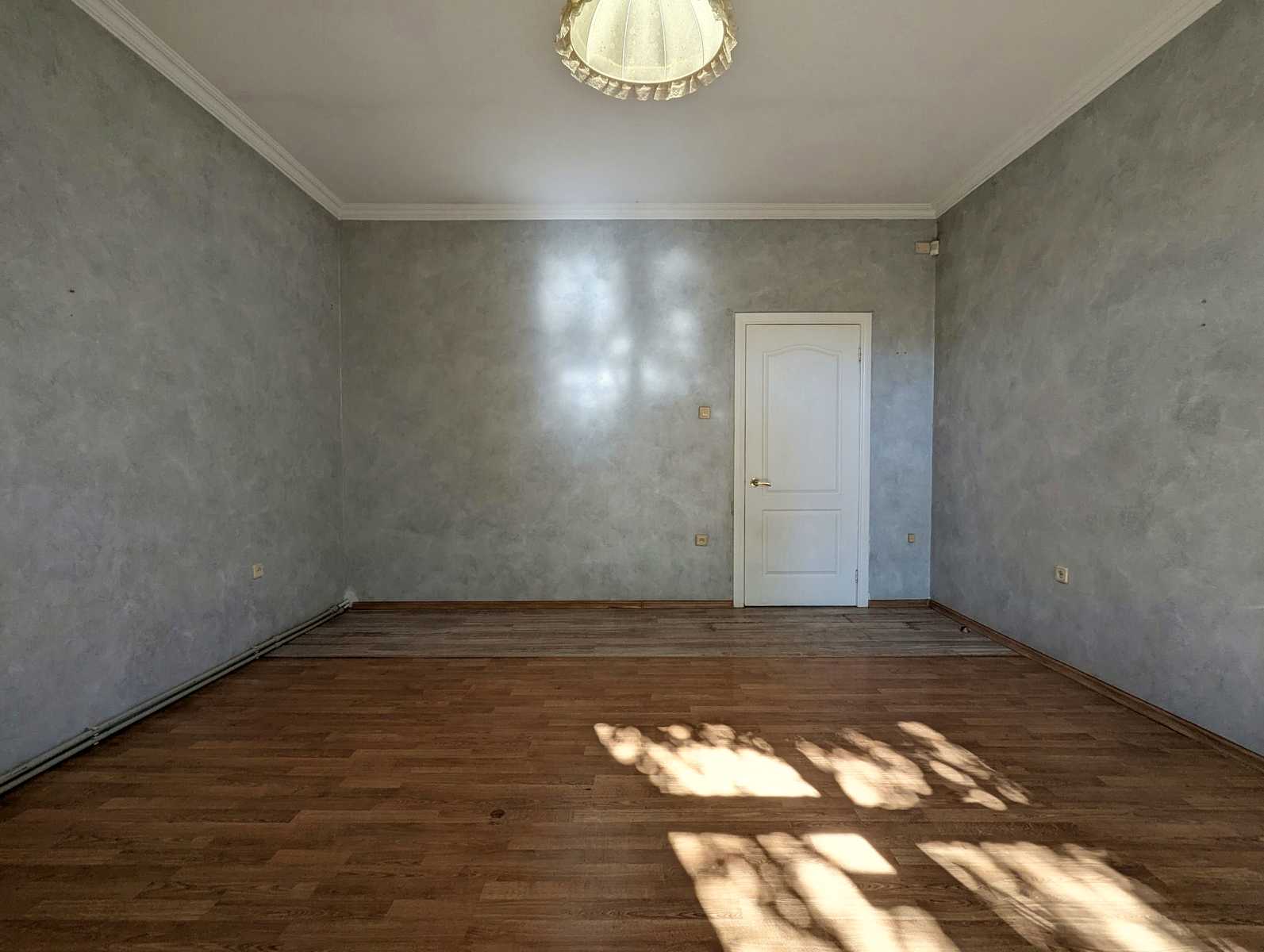 1878107848899728
