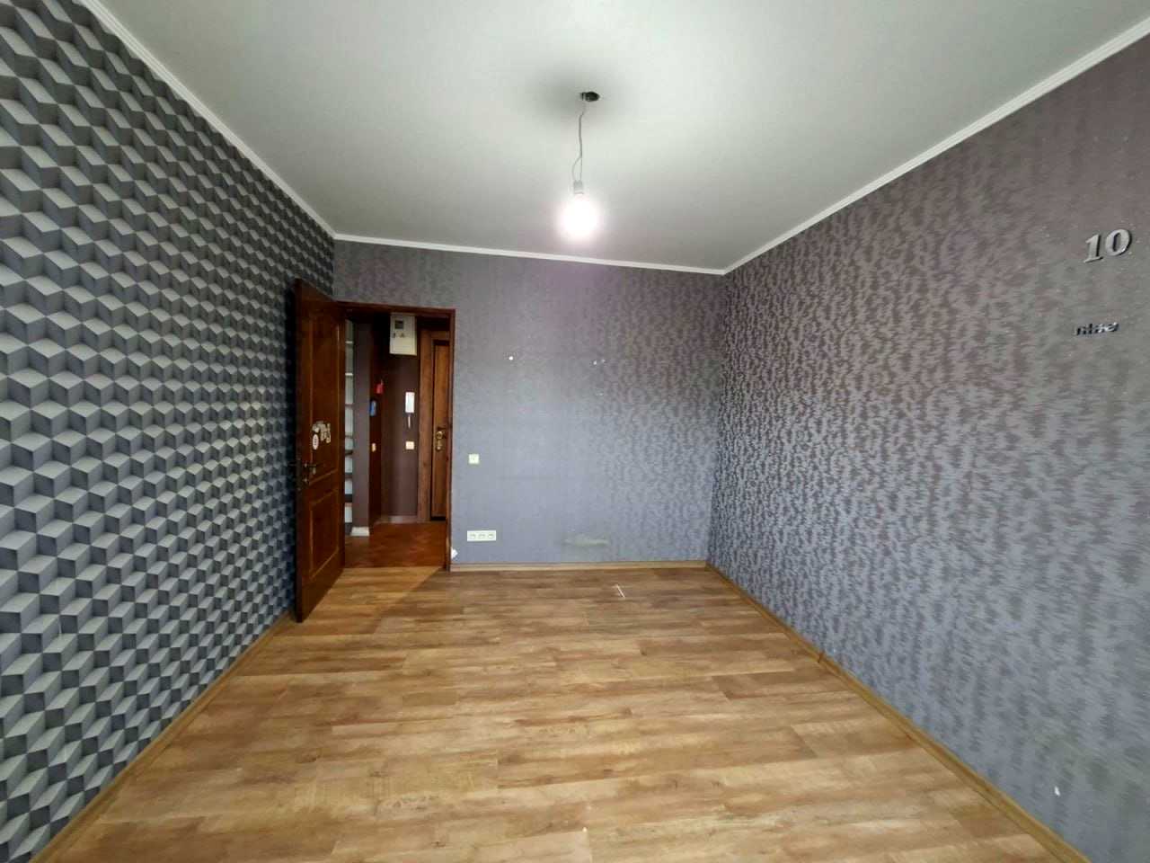 1878127770730098
