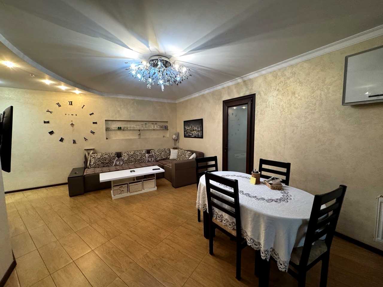 1878132483196074