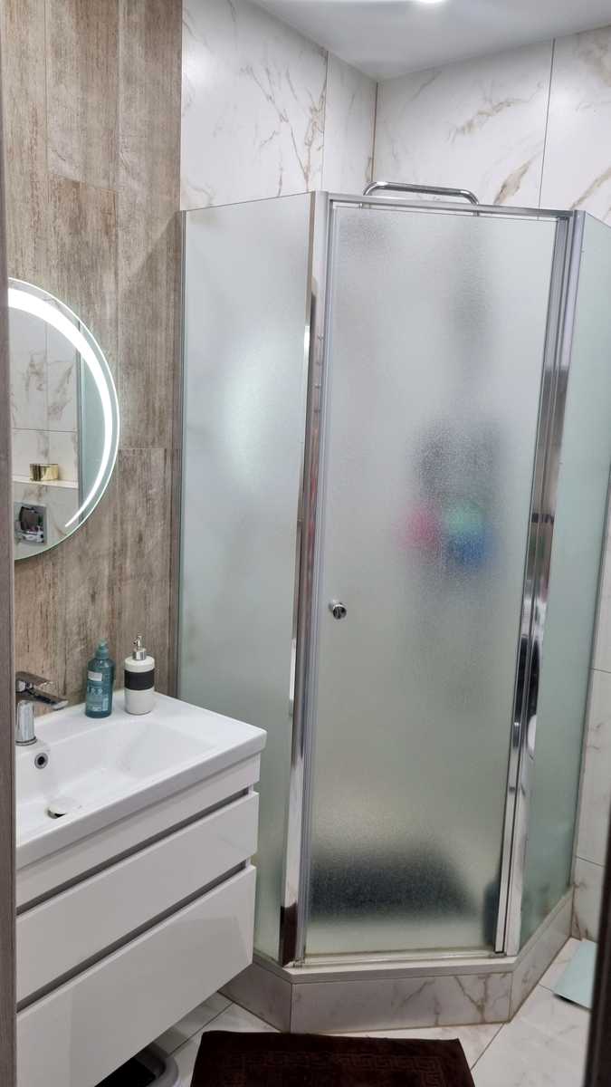 1878137659428500
