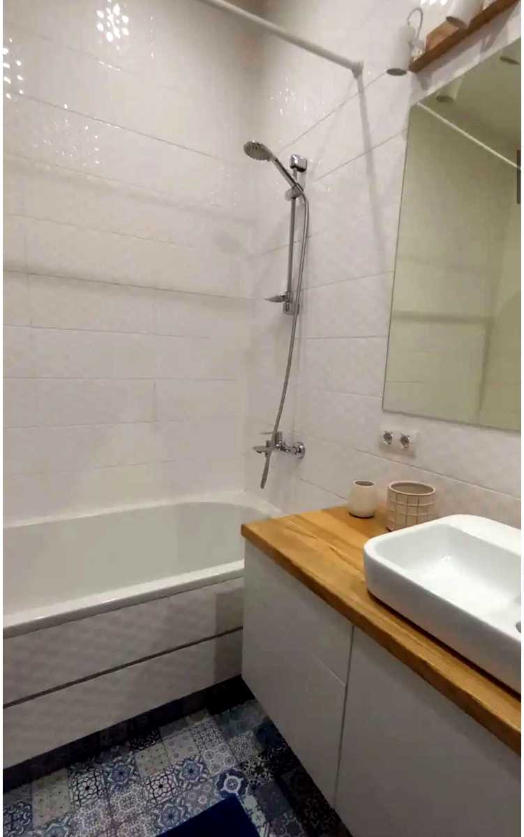 1878156948453477