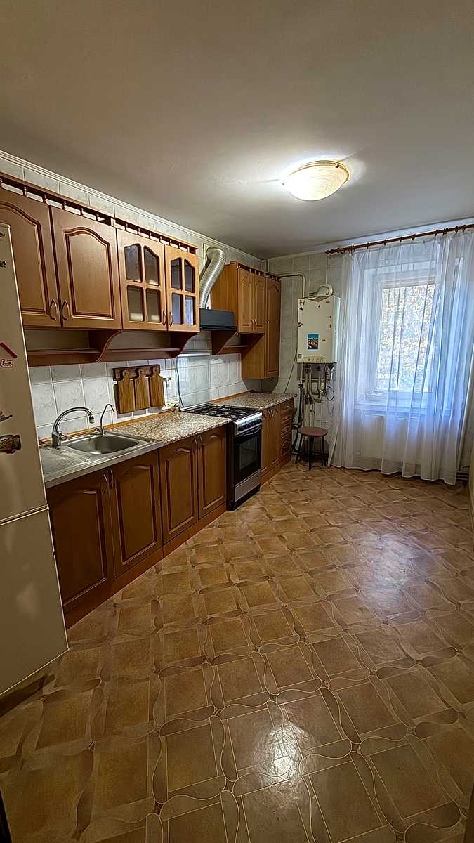1878185160952300