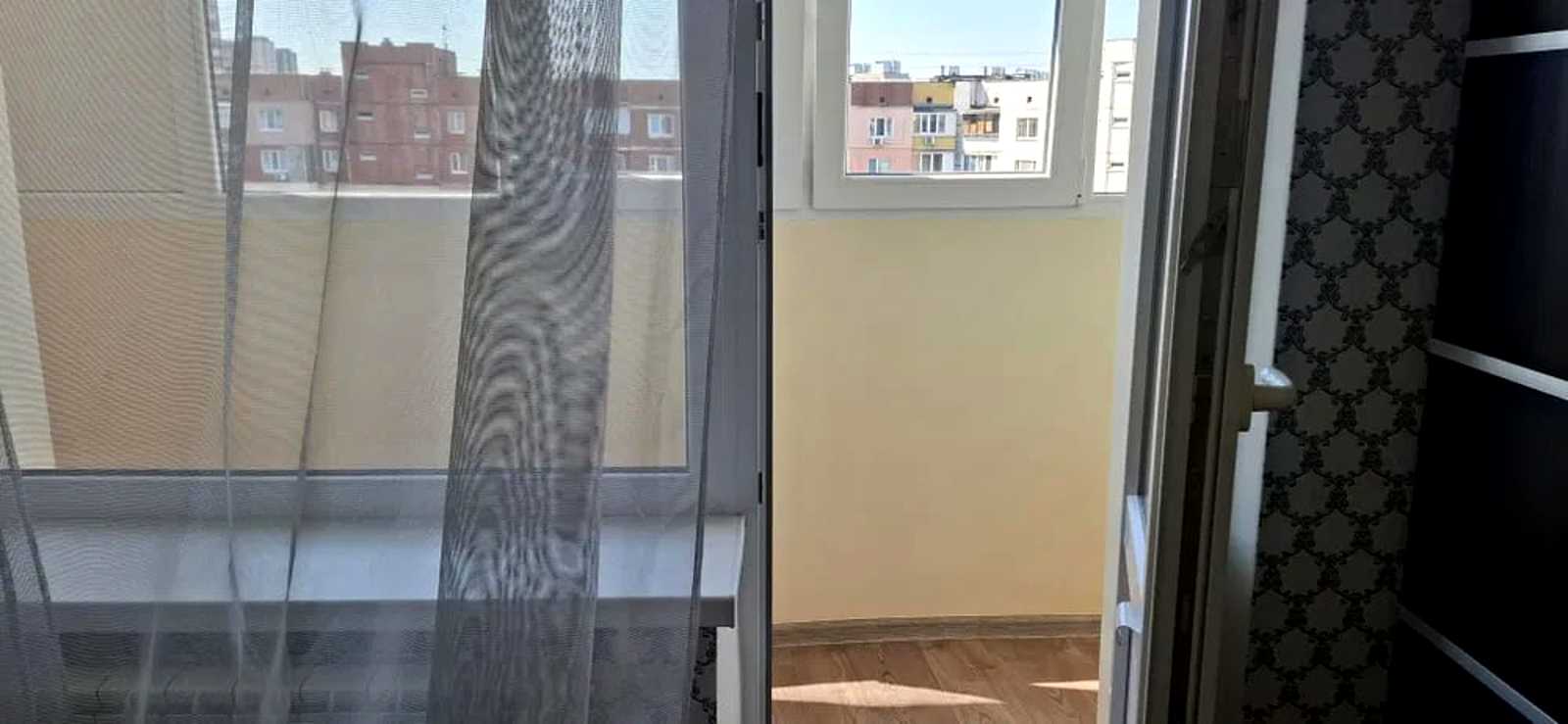 1878187822927552