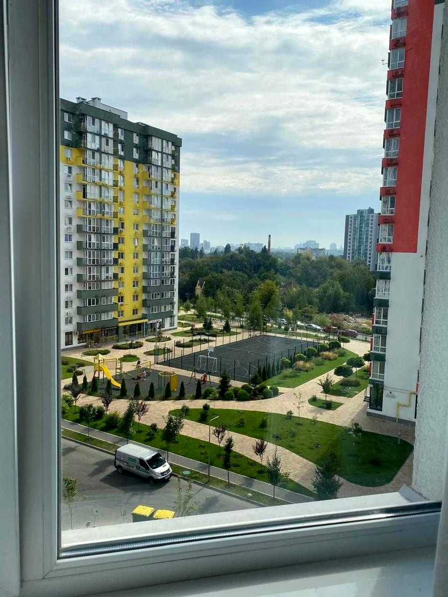 1878194381372440