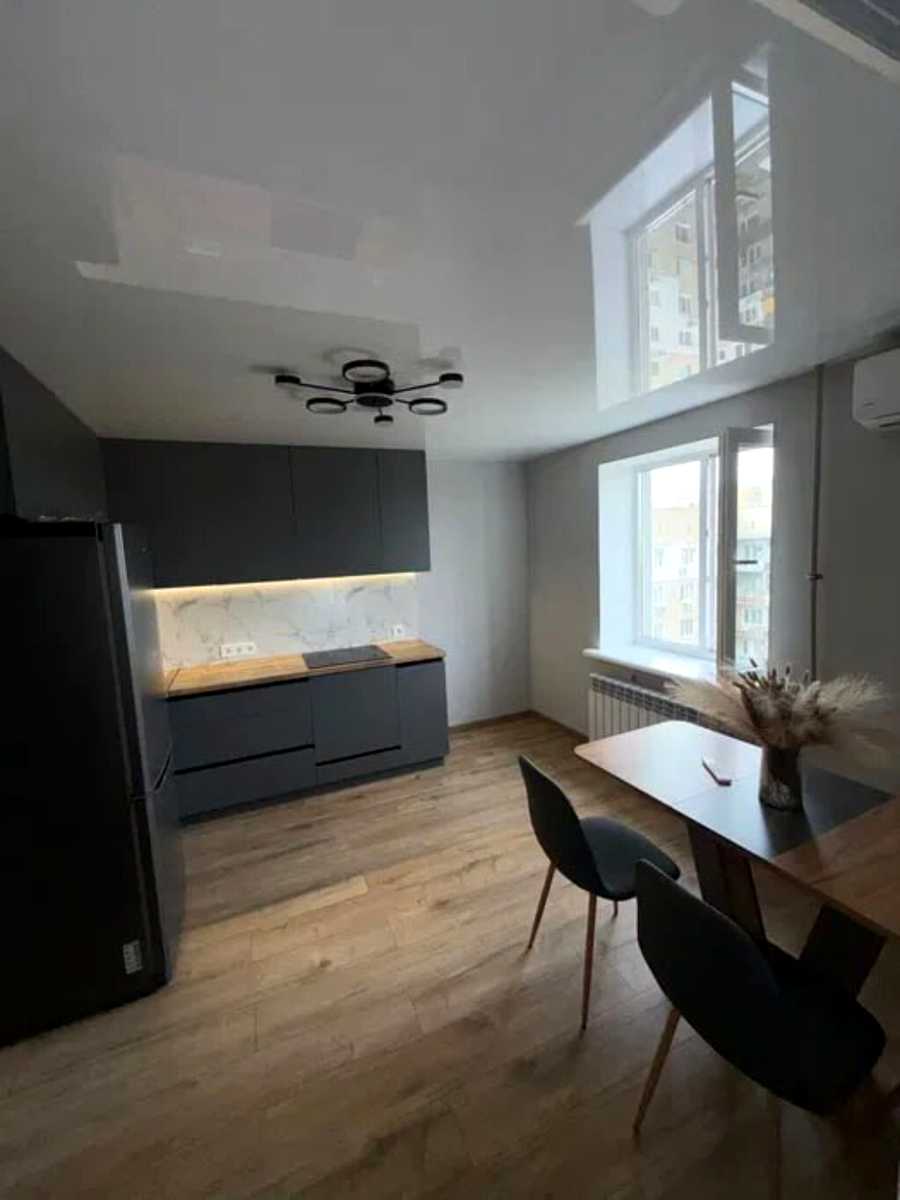 1878194987273713