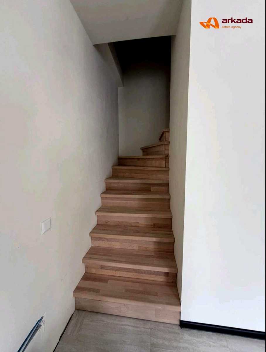 1878195671153269