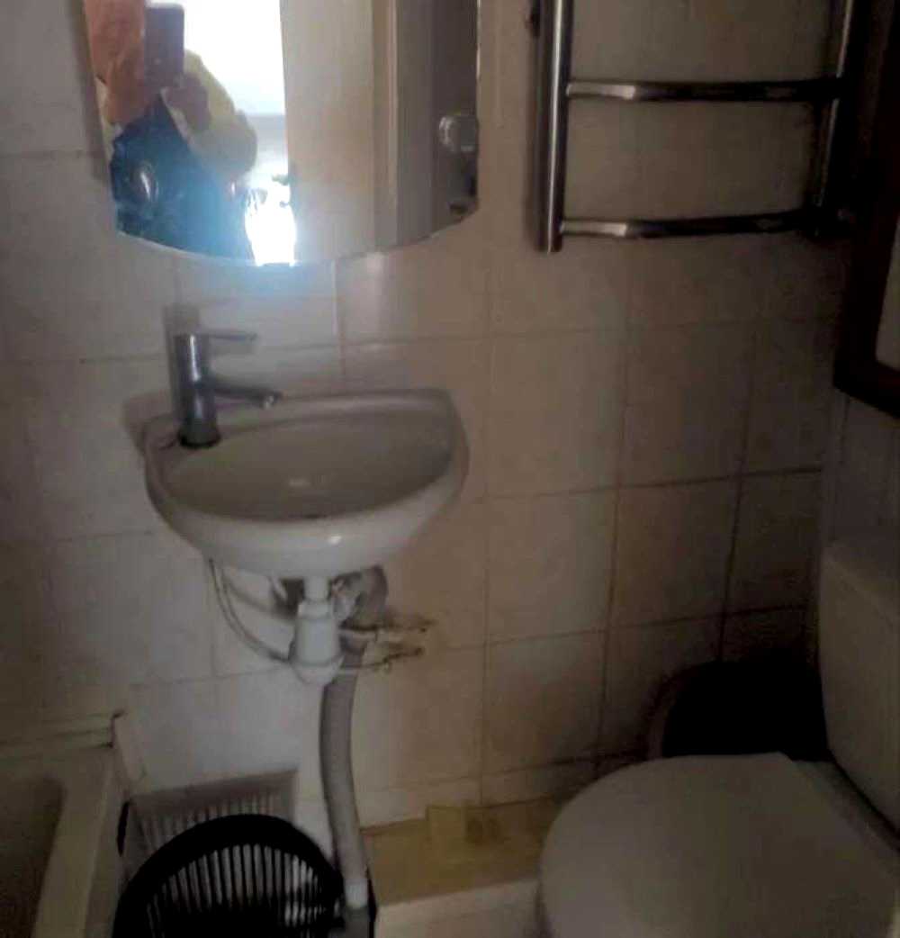 1878195829596845