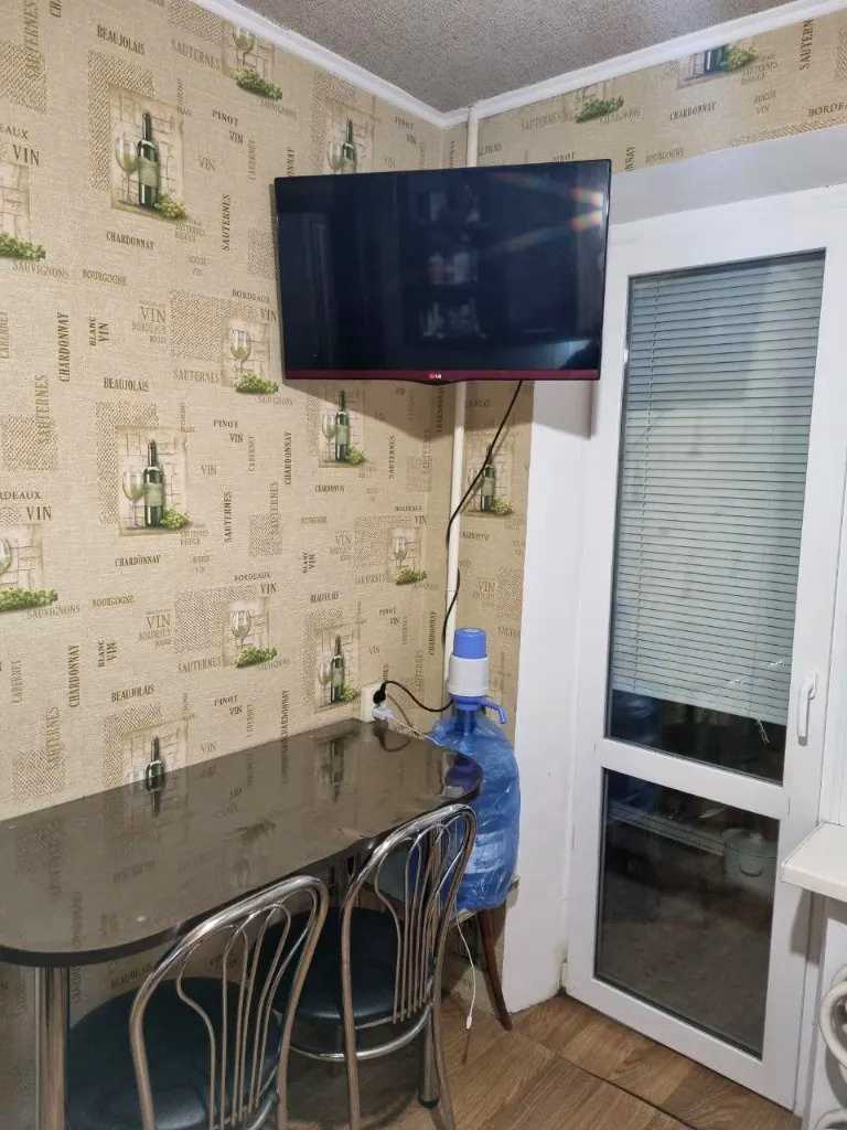 1878196011837417
