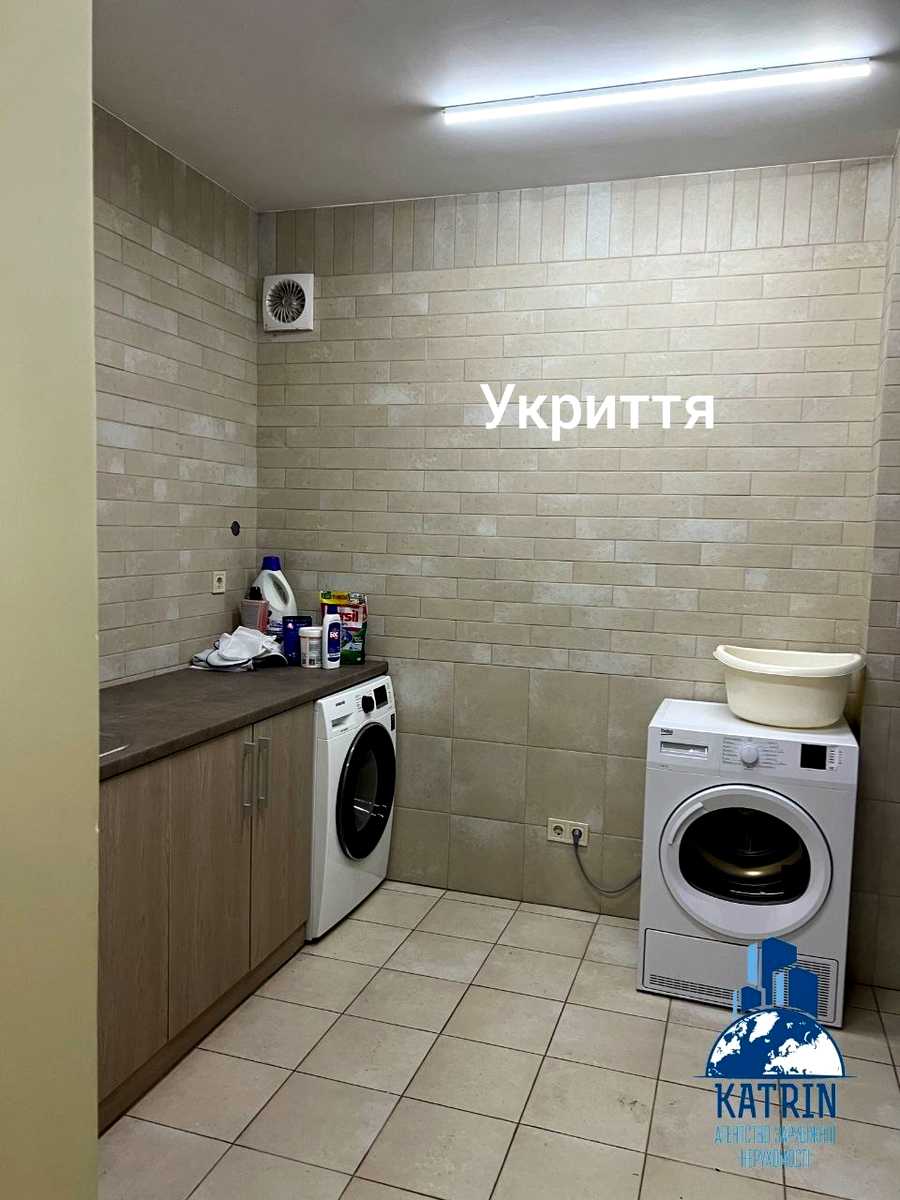 1878196056854518
