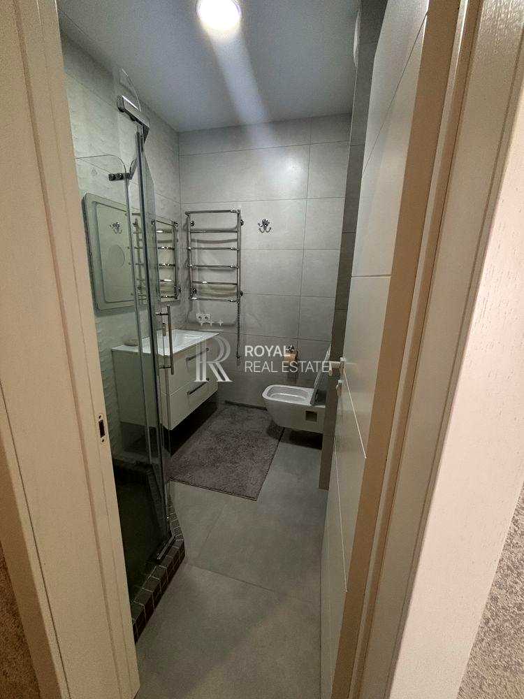 1878198745249741