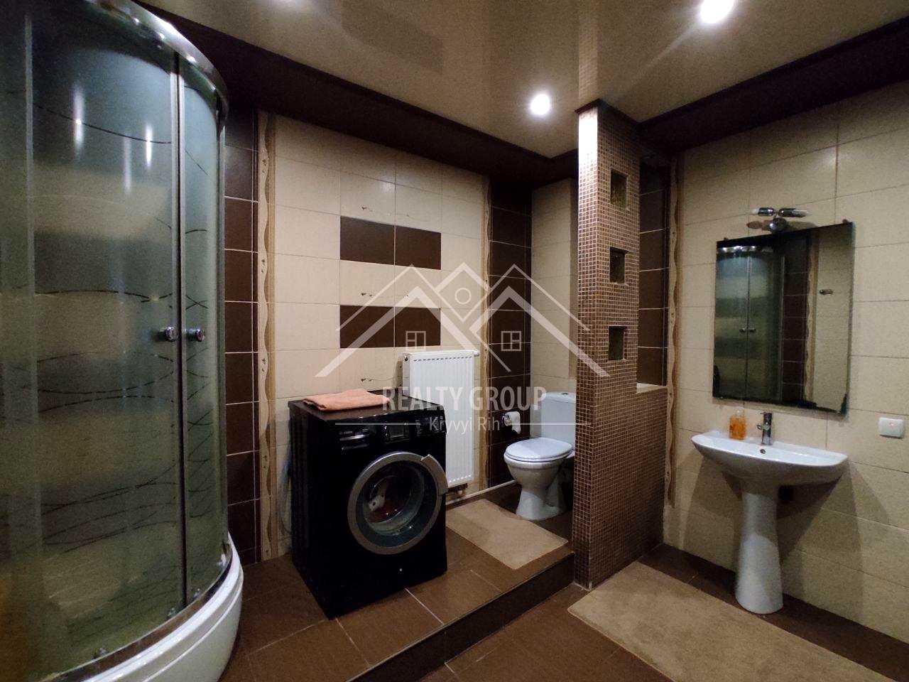 1878199694680771