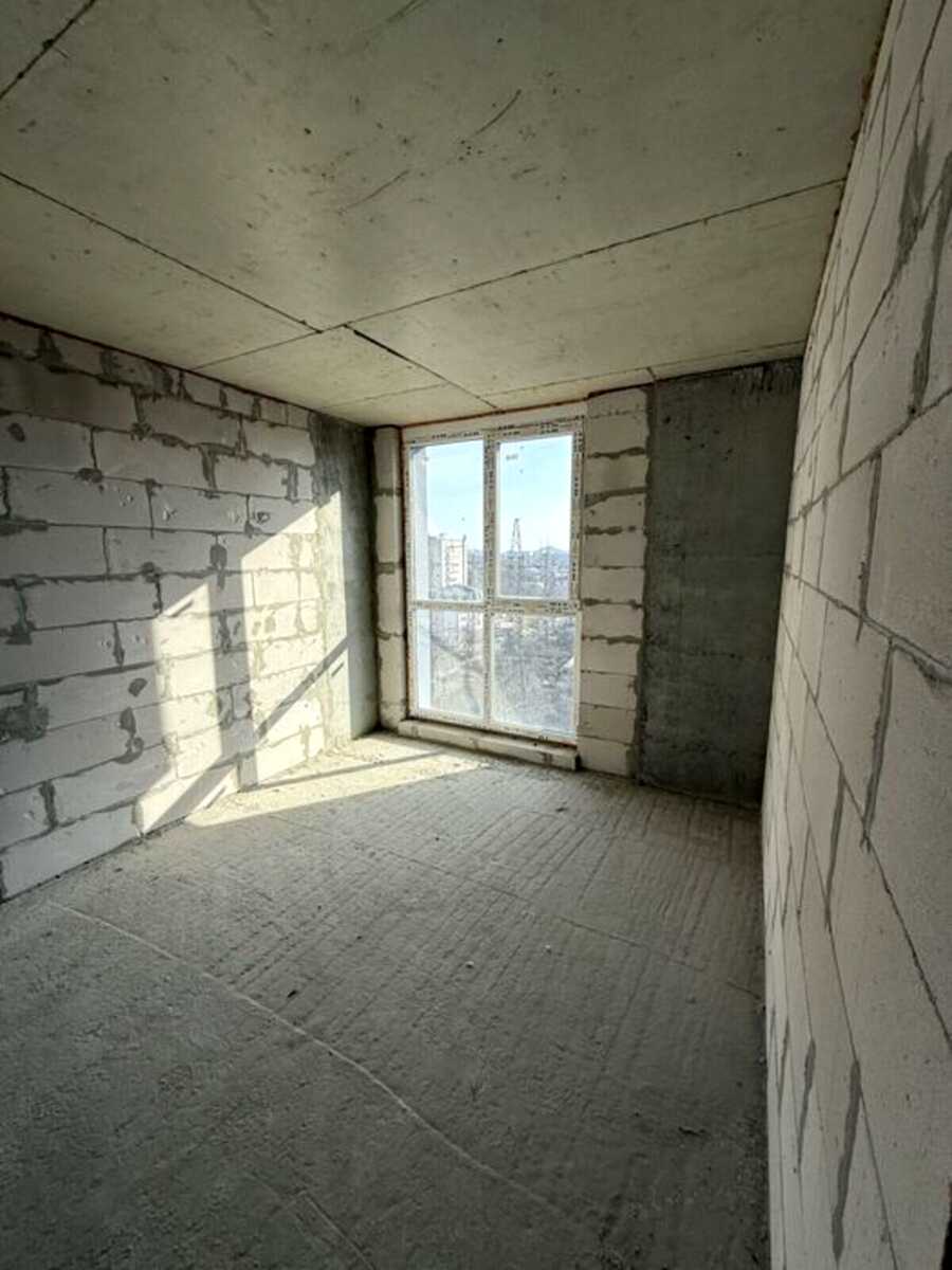 1878202198010017