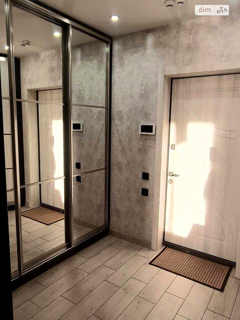 1878202207368833