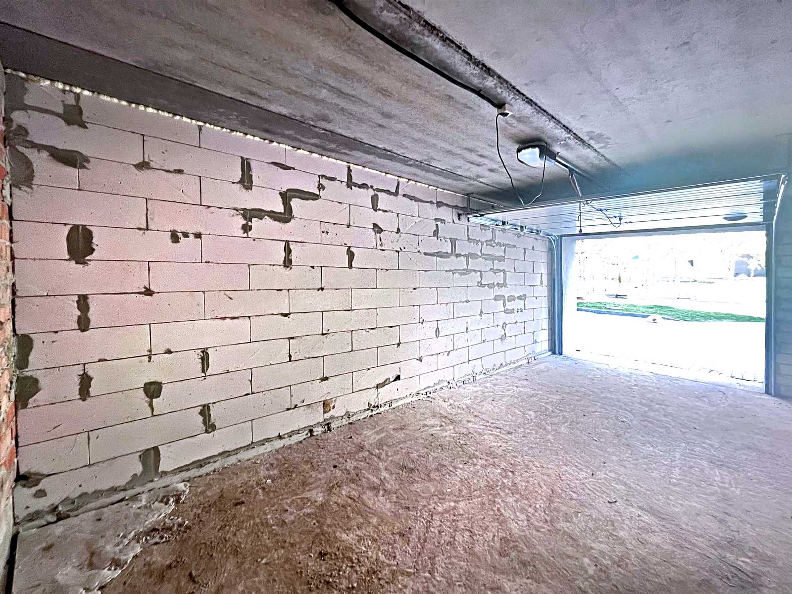 1878202362801023