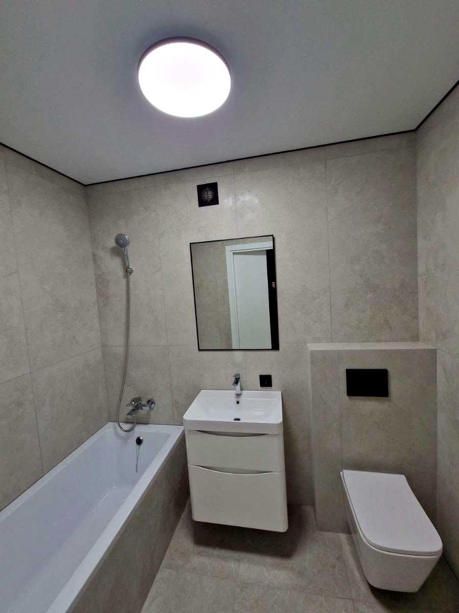 1878203052643408