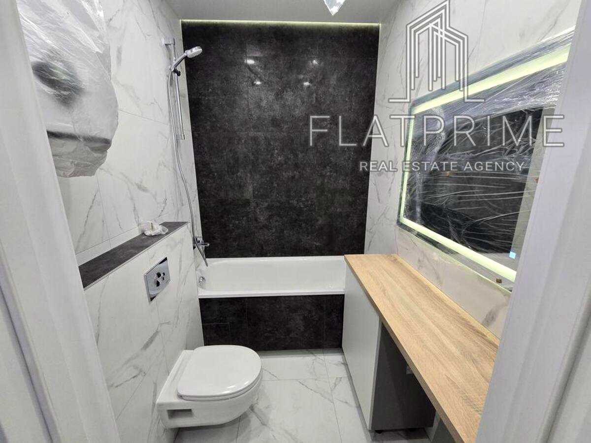 1878203360348595
