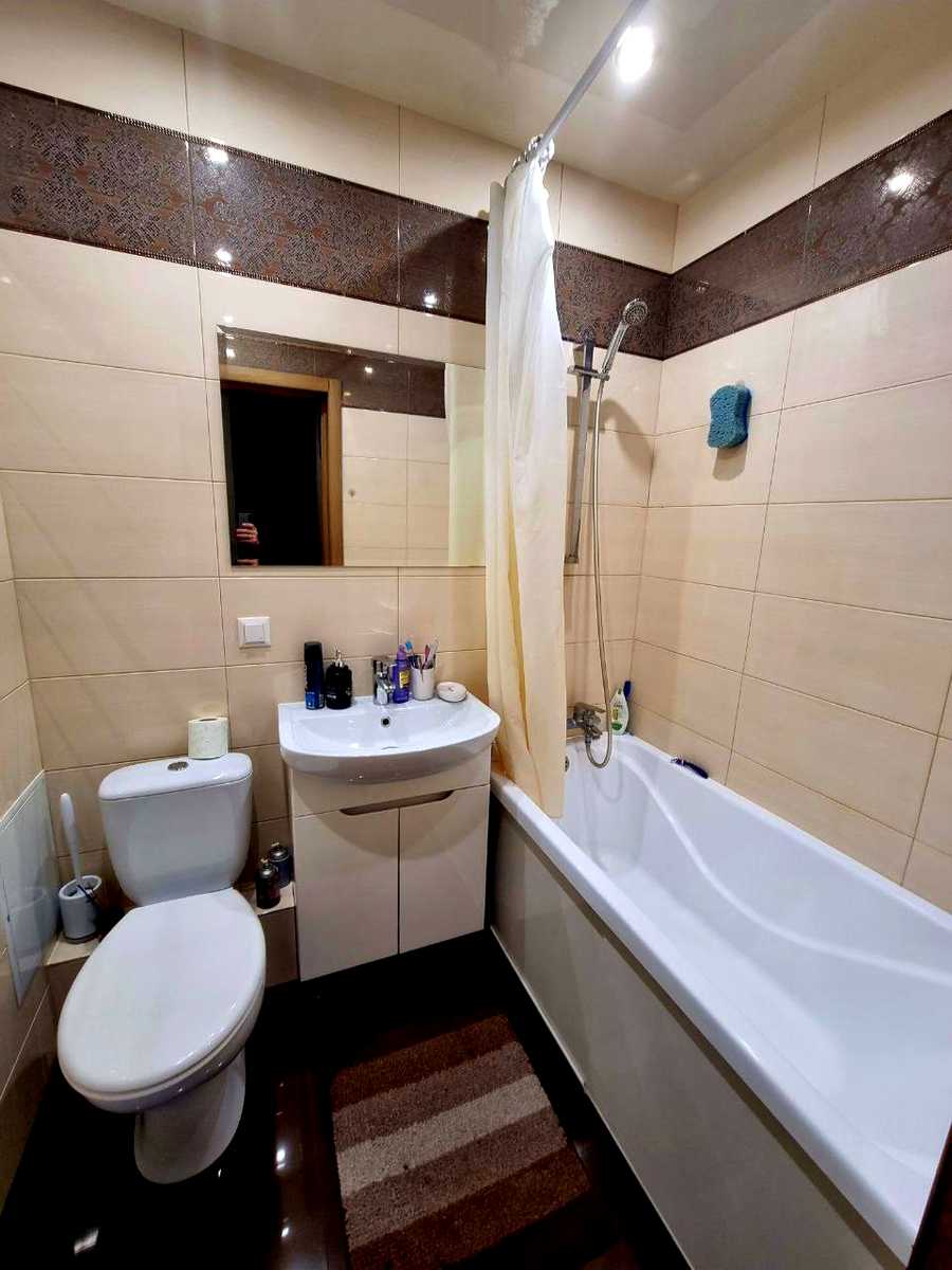 1878204773605750