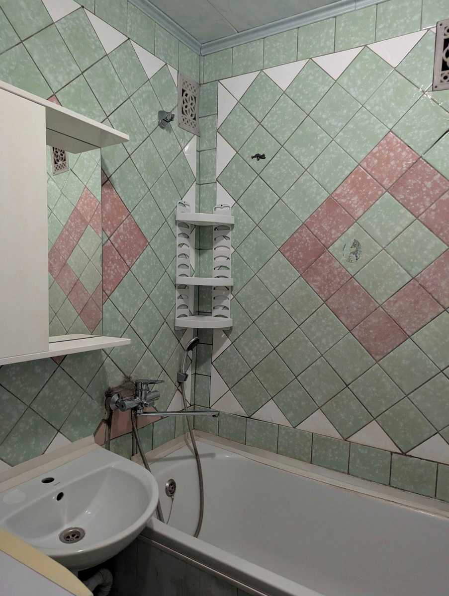 1878204838818856