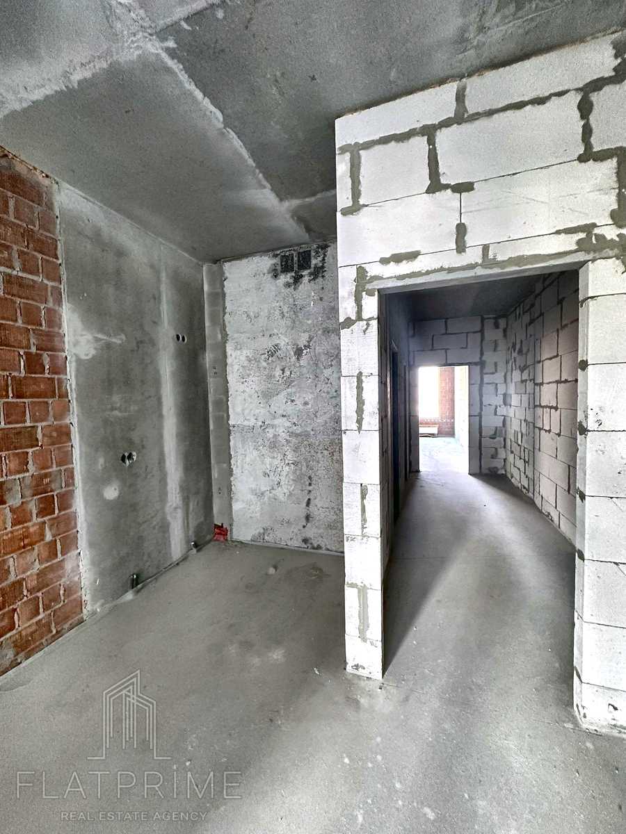 1878205047187496