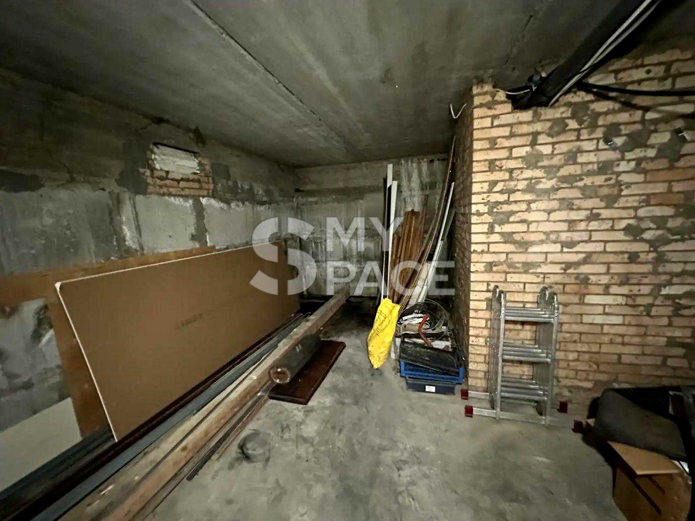 1878205048504560